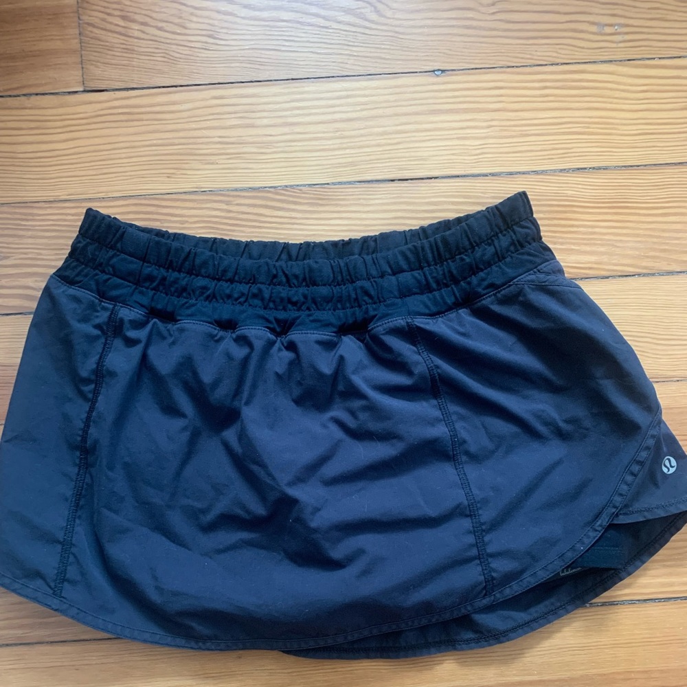Lululemon Black Skort 6 M